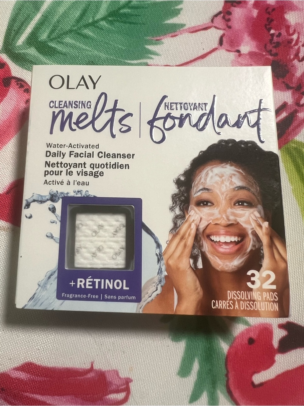 OLAY Cleansing Melts Retinol Daily Facial Cleanser - White and Purple Accents